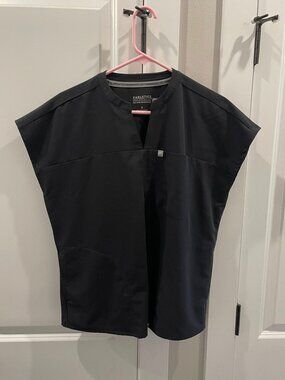 Fabletics Evolve Black Scrub Top
